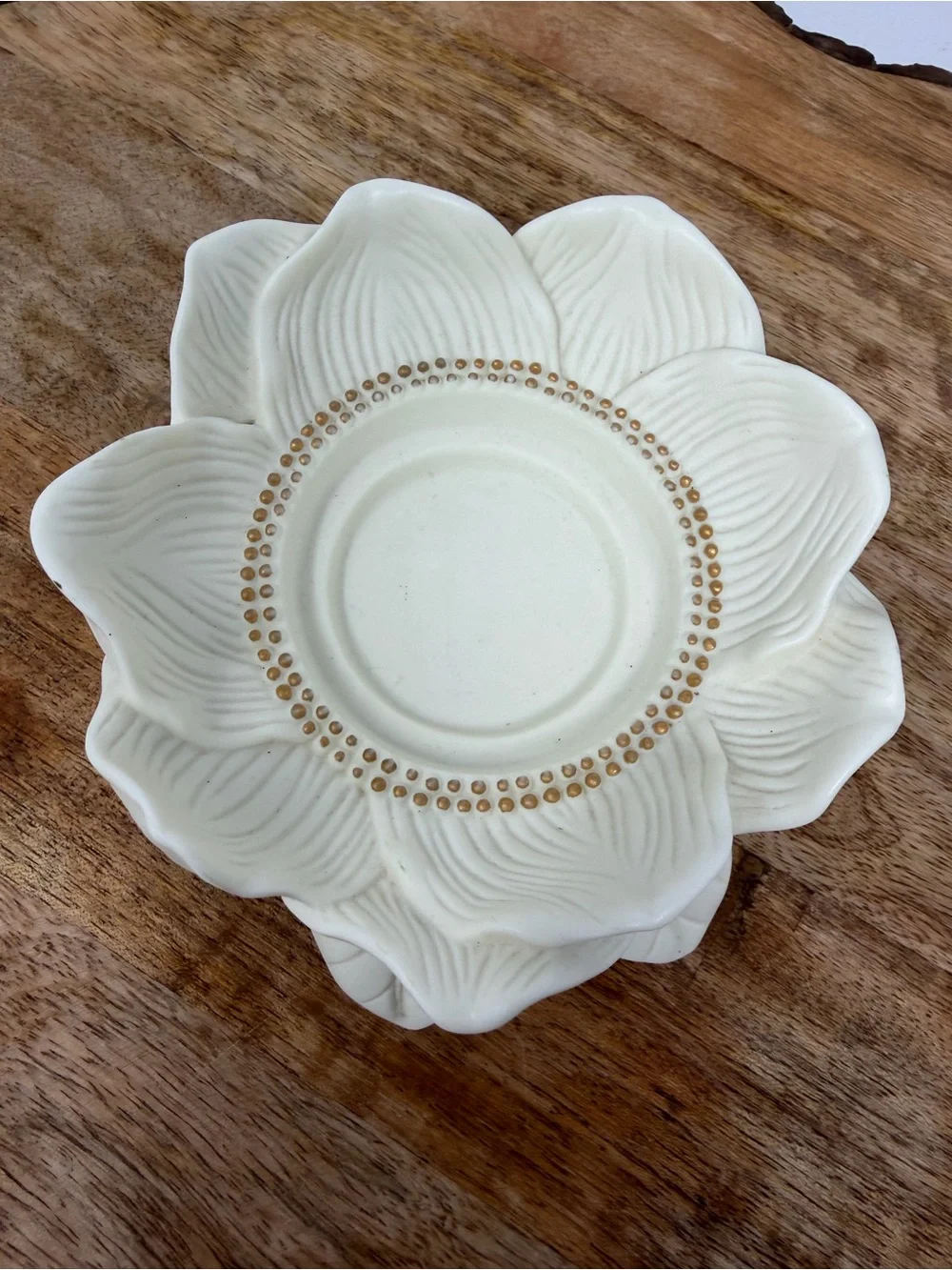 PartyLite Magnolia Lotus-Shaped Blossom Pillar Ceramic Candle Holder Gold Trim